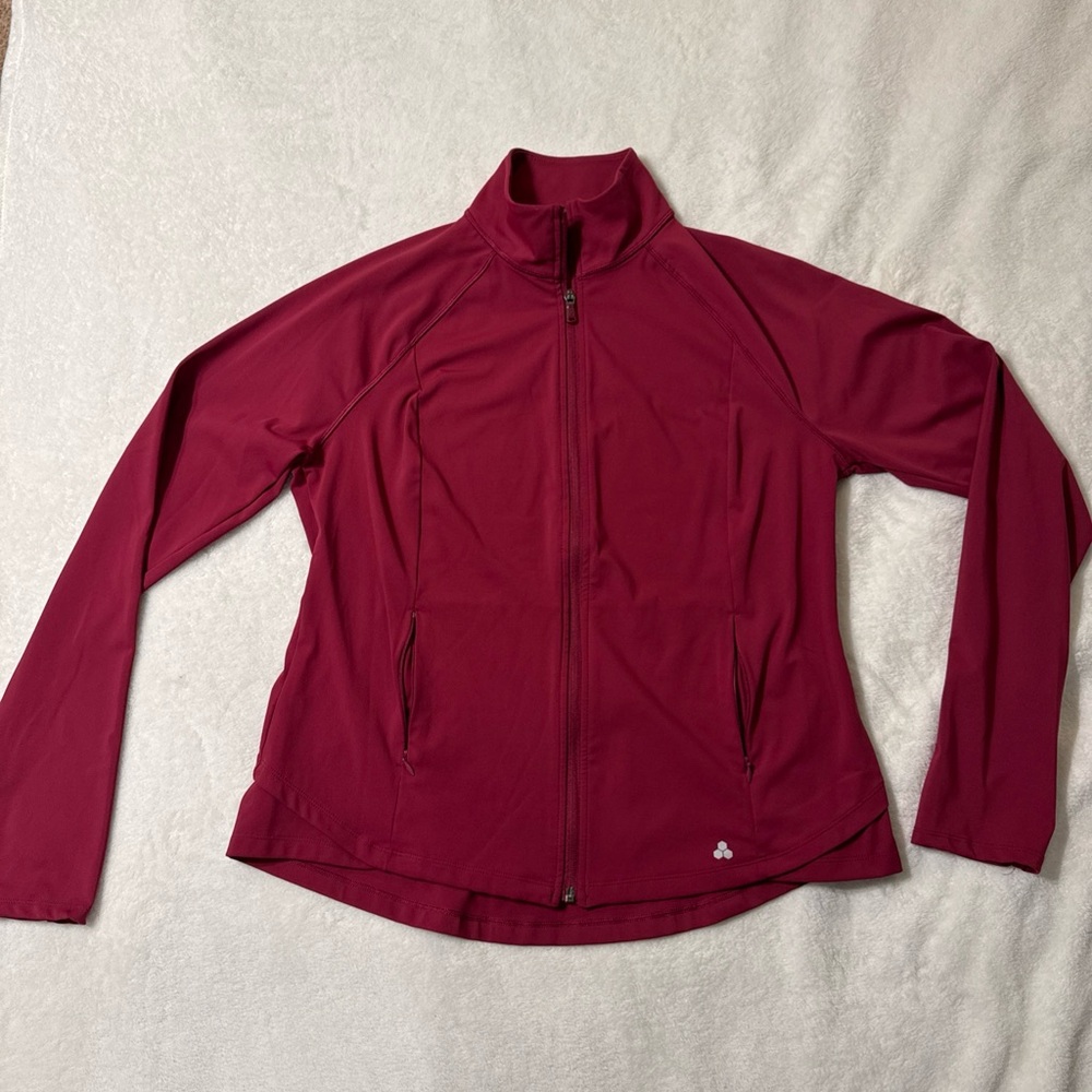 Tek Gear Ultra stretch- Women’s Zip-Up - Size Large - Maroon Color- EUC
